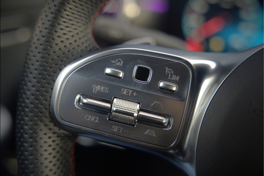 Mercedes-Benz CLA-Klasse 250 e Premium Plus | AMG Line | CLA45 Styling | Stoelverwarming | Keyless | Adaptive Cruise Control | Ambiance verlichting | Camera | Parkeersensoren |