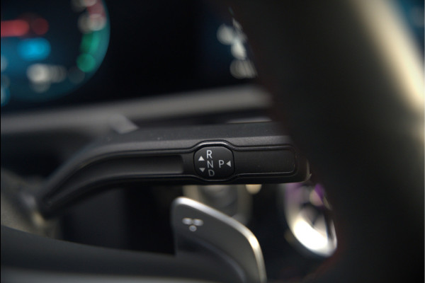 Mercedes-Benz CLA-Klasse 250 e Premium Plus | AMG Line | CLA45 Styling | Stoelverwarming | Keyless | Adaptive Cruise Control | Ambiance verlichting | Camera | Parkeersensoren |