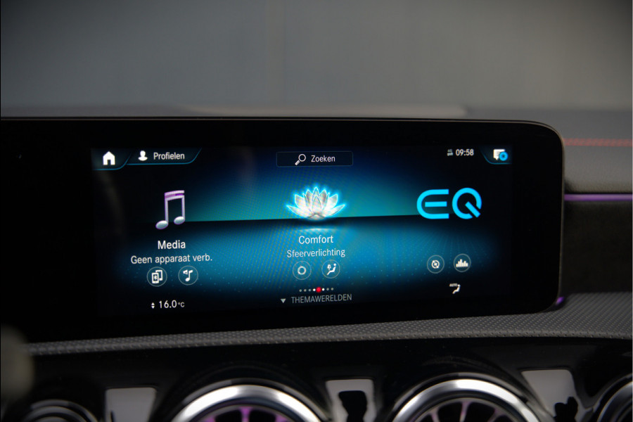 Mercedes-Benz CLA-Klasse 250 e Premium Plus | AMG Line | CLA45 Styling | Stoelverwarming | Keyless | Adaptive Cruise Control | Ambiance verlichting | Camera | Parkeersensoren |