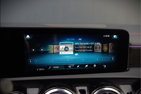 Mercedes-Benz CLA-Klasse 250 e Premium Plus | AMG Line | CLA45 Styling | Stoelverwarming | Keyless | Adaptive Cruise Control | Ambiance verlichting | Camera | Parkeersensoren |