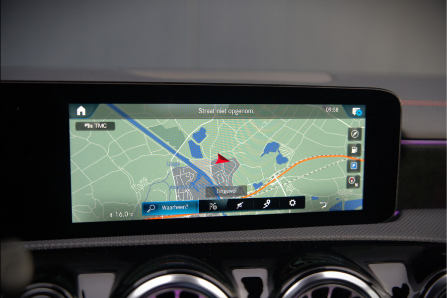 Mercedes-Benz CLA-Klasse 250 e Premium Plus | AMG Line | CLA45 Styling | Stoelverwarming | Keyless | Adaptive Cruise Control | Ambiance verlichting | Camera | Parkeersensoren |