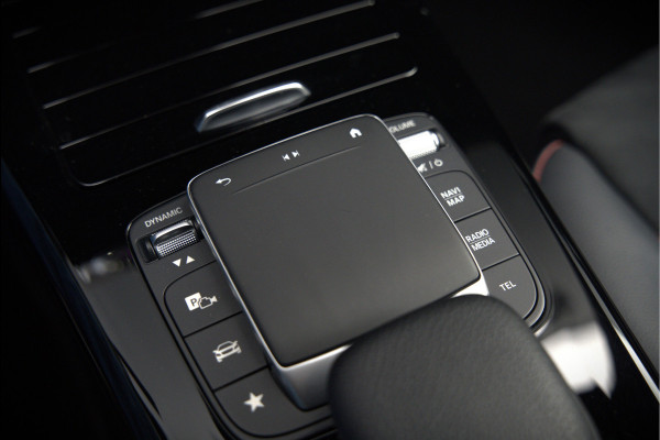 Mercedes-Benz CLA-Klasse 250 e Premium Plus | AMG Line | CLA45 Styling | Stoelverwarming | Keyless | Adaptive Cruise Control | Ambiance verlichting | Camera | Parkeersensoren |