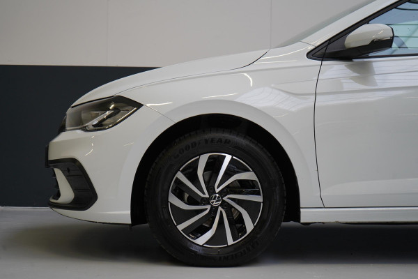 Volkswagen Polo 1.0 TSi 95pk 5-drs | Apple Carplay | Navigatie | Achteruitrijcamera | Lm velgen
