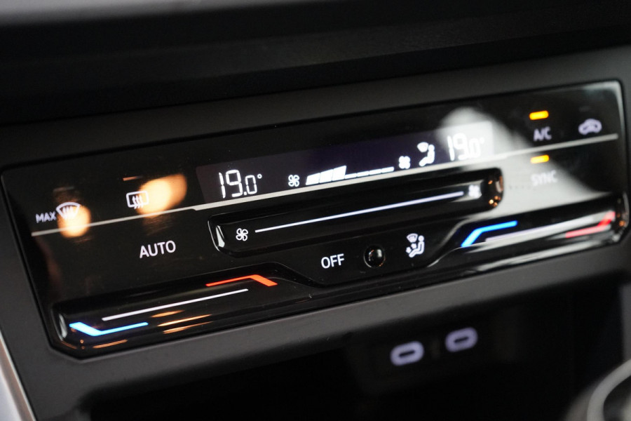 Volkswagen Polo 1.0 TSi 95pk 5-drs | Apple Carplay | Navigatie | Achteruitrijcamera | Lm velgen