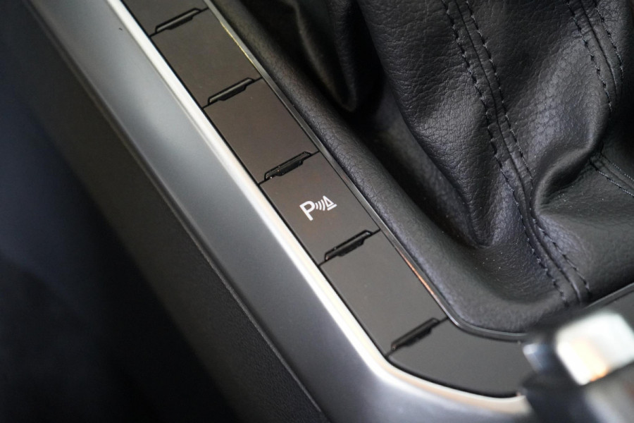 Volkswagen Polo 1.0 TSi 95pk 5-drs | Apple Carplay | Navigatie | Achteruitrijcamera | Lm velgen