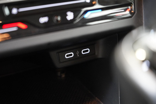 Volkswagen Polo 1.0 TSi 95pk 5-drs | Apple Carplay | Navigatie | Achteruitrijcamera | Lm velgen