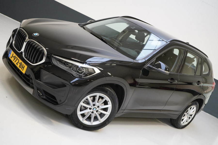 BMW X1 sDrive18i Executive Edition | Head-Up | Navigatie | Climate control | Cruise control