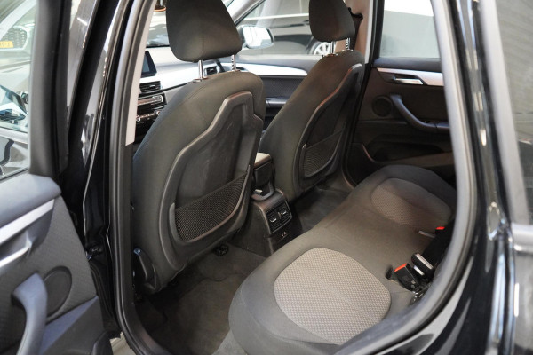 BMW X1 sDrive18i Executive Edition | Head-Up | Navigatie | Climate control | Cruise control