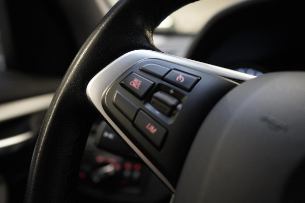 BMW X1 sDrive18i Executive Edition | Head-Up | Navigatie | Climate control | Cruise control
