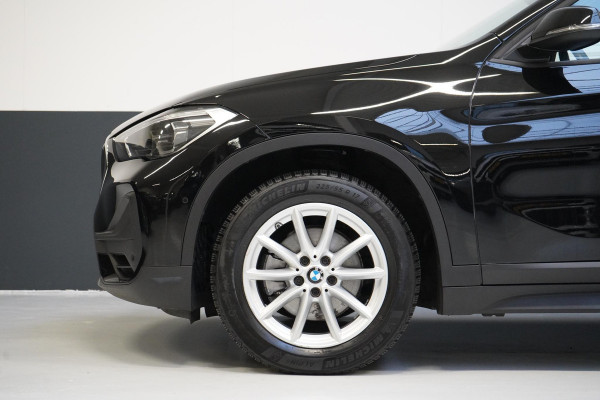 BMW X1 sDrive18i Executive Edition | Head-Up | Navigatie | Climate control | Cruise control