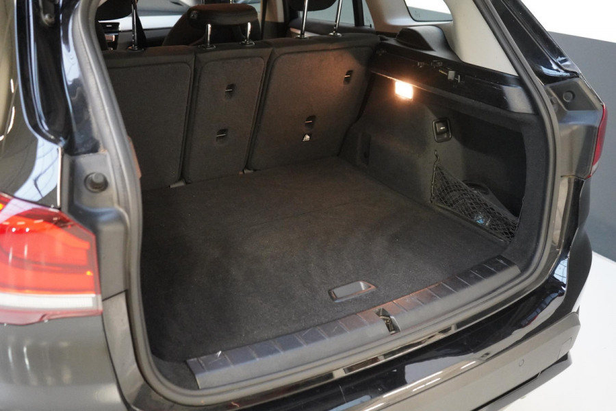 BMW X1 sDrive18i Executive Edition | Head-Up | Navigatie | Climate control | Cruise control