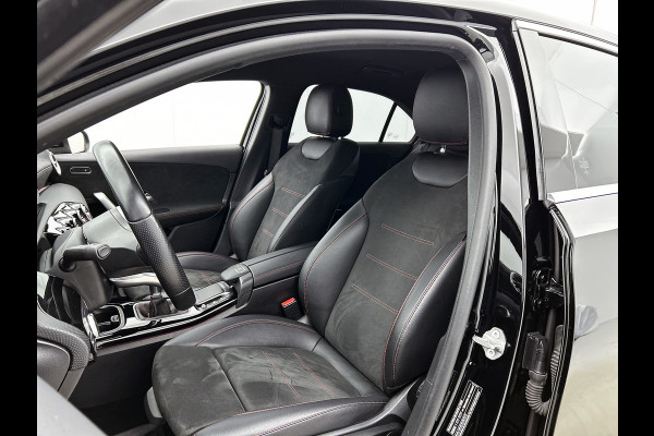 Mercedes-Benz A-Klasse 200 AMG -LINE (Dealer OnderH, Sfeerverlichting, Navigatie, StoelV, Cruise controle, Parkeersensoren, etc)
