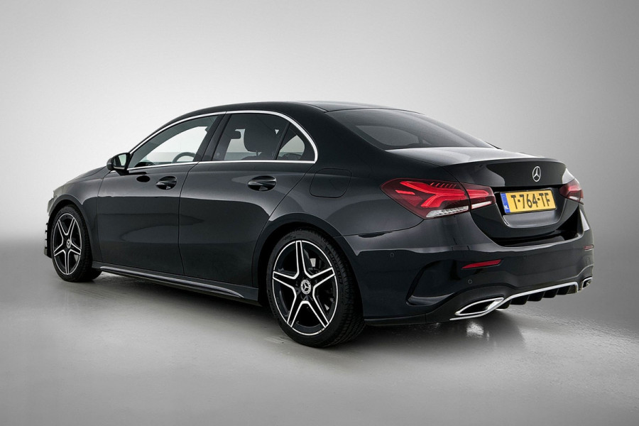 Mercedes-Benz A-Klasse 200 AMG -LINE (Dealer OnderH, Sfeerverlichting, Navigatie, StoelV, Cruise controle, Parkeersensoren, etc)