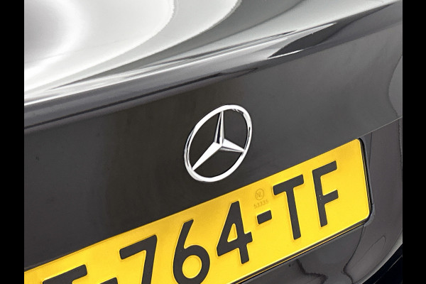 Mercedes-Benz A-Klasse 200 AMG -LINE (Dealer OnderH, Sfeerverlichting, Navigatie, StoelV, Cruise controle, Parkeersensoren, etc)