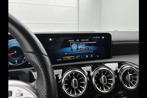 Mercedes-Benz A-Klasse 200 AMG -LINE (Dealer OnderH, Sfeerverlichting, Navigatie, StoelV, Cruise controle, Parkeersensoren, etc)