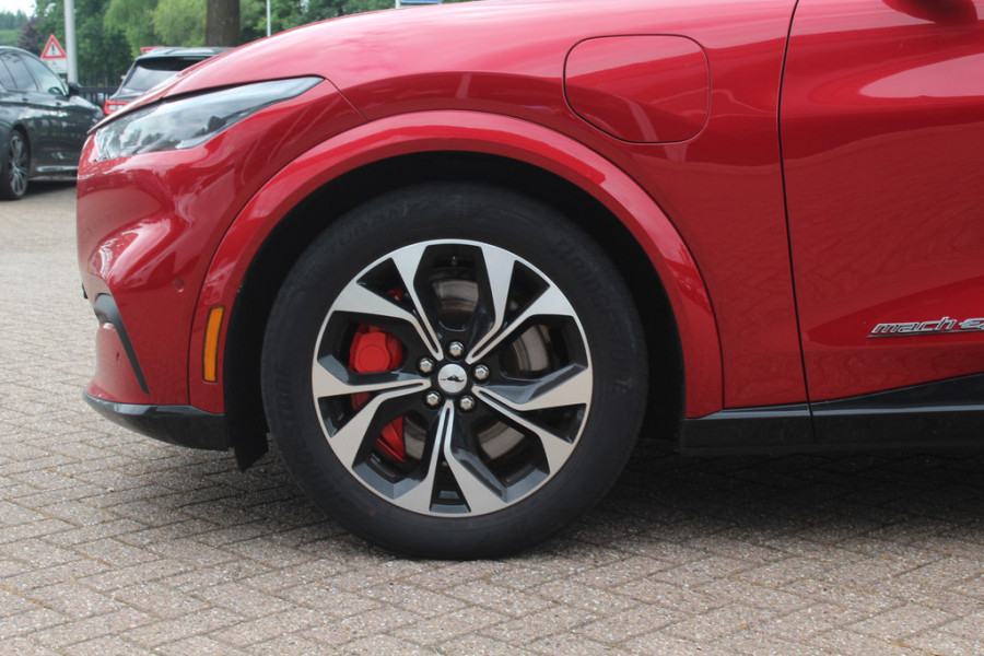 Ford Mustang Mach-E Extended AWD 98 kWh / SoH 94.1% / Trekhaak / Panoramadak / Camera / Leder / 19'' / B&O / Keyless / DAB / Dodehoek / ACC / Navigatie / Sfeerverlichting / Stoelverwarming