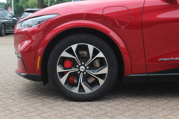 Ford Mustang Mach-E Extended AWD 98 kWh / SoH 94.1% / Trekhaak / Panoramadak / Camera / Leder / 19'' / B&O / Keyless / DAB / Dodehoek / ACC / Navigatie / Sfeerverlichting / Stoelverwarming