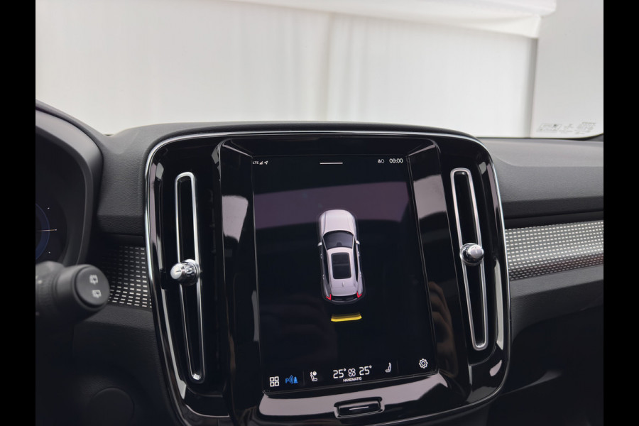 Volvo XC40 Recharge P8 AWD R-Design {SOH-89%} [ 3-Fase ] (INCL-BTW) *PANO | LEATHER-MICROFIBRE | DIGI-COCKPIT | FULL-LED | MEMORY-PACK | TOP-VIEW | CARPLAY | NAVI-FULLMAP | ECC | PDC | KEYLESS | HEATED-SPORTSEATS | BLIS | 20"ALU*