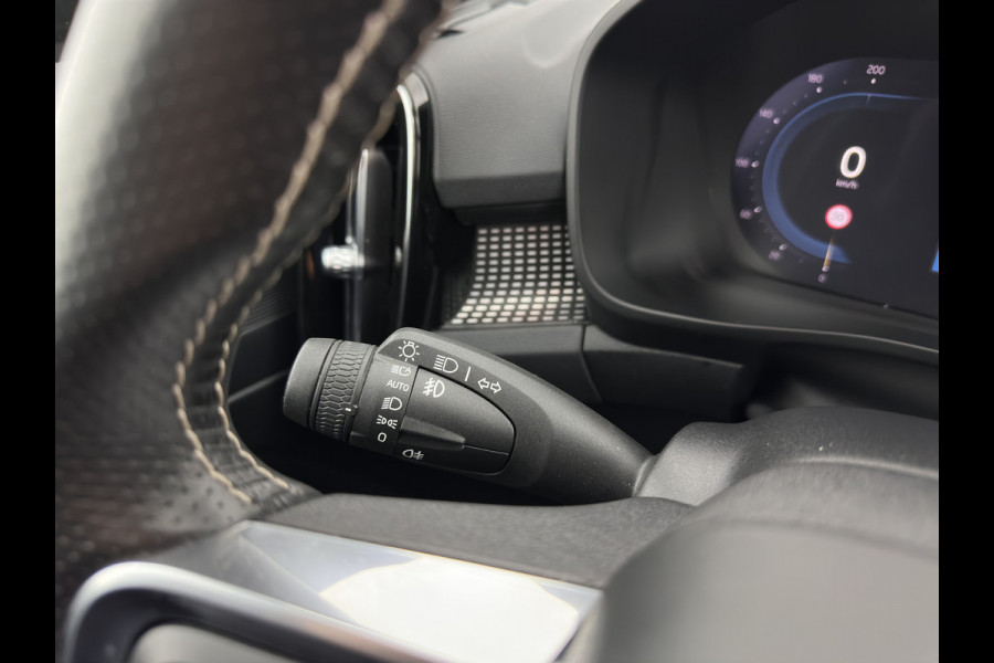 Volvo XC40 Recharge P8 AWD R-Design {SOH-89%} [ 3-Fase ] (INCL-BTW) *PANO | LEATHER-MICROFIBRE | DIGI-COCKPIT | FULL-LED | MEMORY-PACK | TOP-VIEW | CARPLAY | NAVI-FULLMAP | ECC | PDC | KEYLESS | HEATED-SPORTSEATS | BLIS | 20"ALU*