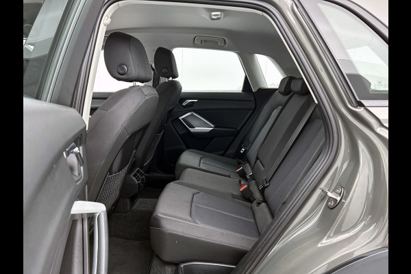 Audi Q3 35 TFSI S-line edition(Goed OnderH, Carplay, Navi, Cruise Con, StoelV, Parkeersensoren, Etc)