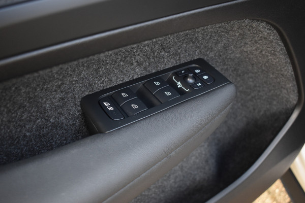 Volvo EX40 Twin Motor Performance 442PK Ultra 82 kWh Trekhaak | 20" LMV | 360 Camera | Panodak | ACC