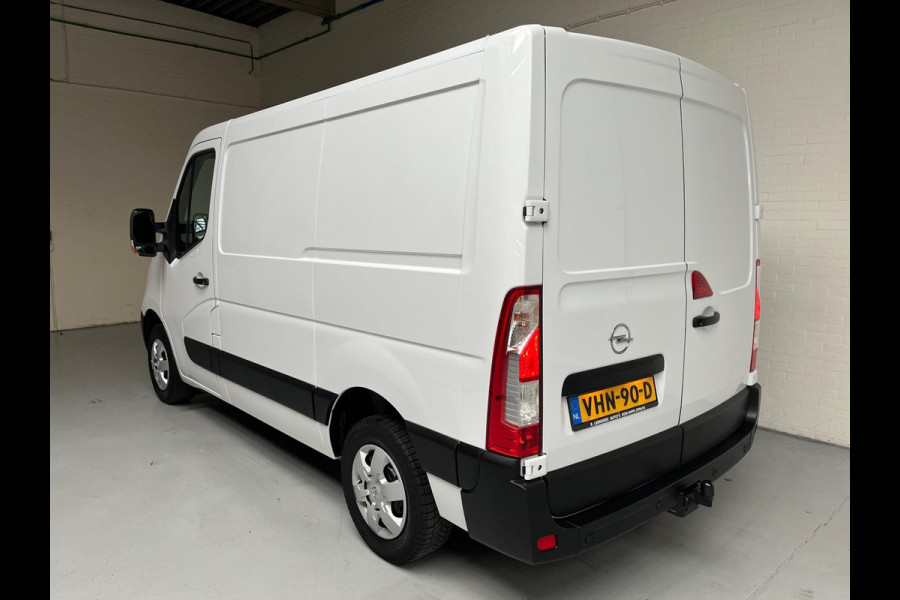 Opel Movano 2.3 Turbo 136pk euro6 L1H1 3Persoons Airco ECC Navigatie, Trekhaak 2500KG, RIJKLAARPRIJS
