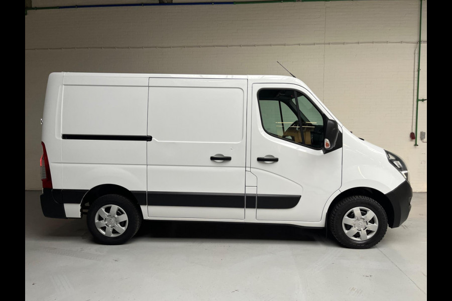 Opel Movano 2.3 Turbo 136pk euro6 L1H1 3Persoons Airco ECC Navigatie, Trekhaak 2500KG, RIJKLAARPRIJS