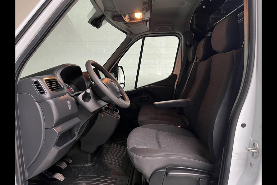 Opel Movano 2.3 Turbo 136pk euro6 L1H1 3Persoons Airco ECC Navigatie, Trekhaak 2500KG, RIJKLAARPRIJS