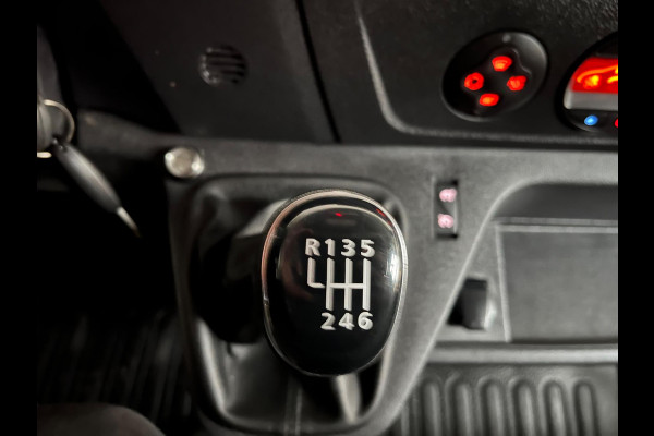 Opel Movano 2.3 Turbo 136pk euro6 L1H1 3Persoons Airco ECC Navigatie, Trekhaak 2500KG, RIJKLAARPRIJS