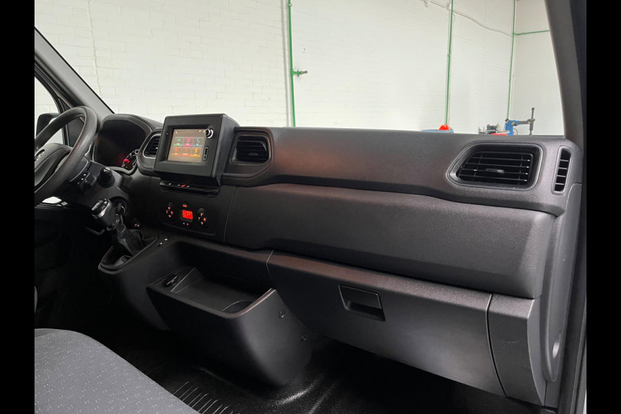 Opel Movano 2.3 Turbo 136pk euro6 L1H1 3Persoons Airco ECC Navigatie, Trekhaak 2500KG, RIJKLAARPRIJS