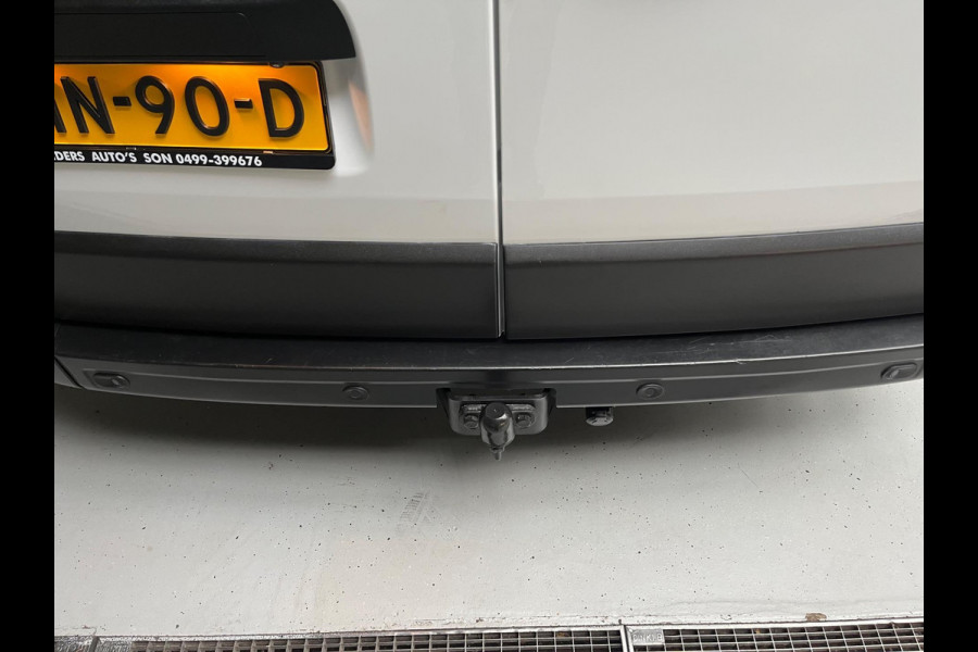 Opel Movano 2.3 Turbo 136pk euro6 L1H1 3Persoons Airco ECC Navigatie, Trekhaak 2500KG, RIJKLAARPRIJS