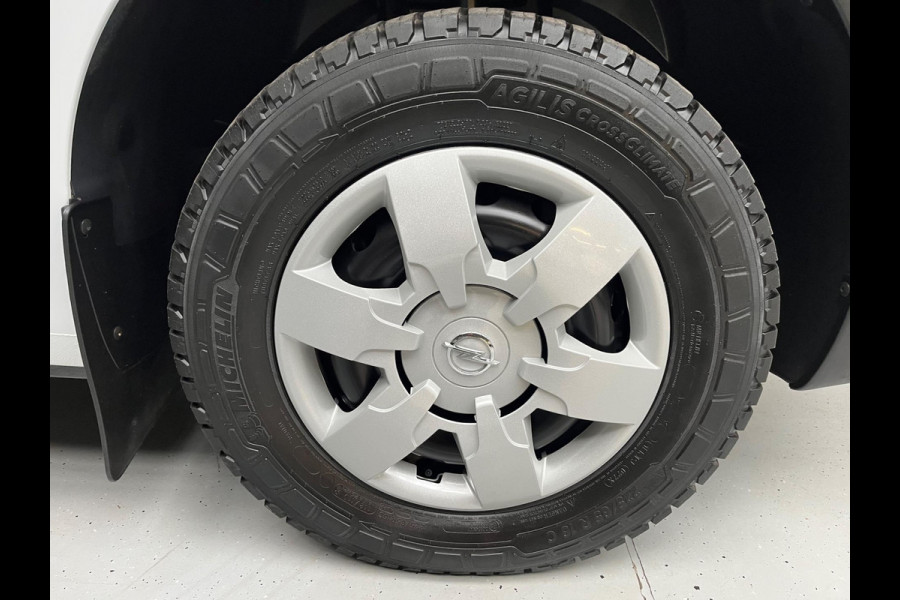 Opel Movano 2.3 Turbo 136pk euro6 L1H1 3Persoons Airco ECC Navigatie, Trekhaak 2500KG, RIJKLAARPRIJS