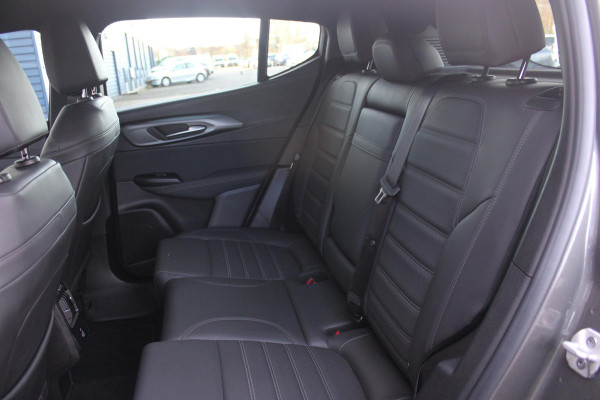 Alfa Romeo Tonale 1.5T 160PK Hybrid VELOCE | PREMIUM PACK: LEDEREN BEKLEDING/GEVENTILEERDE VOORSTOELEN/4-VOUDIG ELEKTRISCH VERSTELBARE LENDESTEUN VOORSTOELEN/HOOGGLANS ZWARTE RAAMOMLIJSTING/AMBIENT LIGHTING | TECHNOLOGY PACK: PARKEERWAARSCHUWING VOOR EN ACHTER/360° CAMERA/AUTOMATISCH INPARKEREN/ AUTONOMOUS DRIVING LEVEL 2: ADAPTIVE CRUISE CONTROL/LANE CENTERING ASSIST/TRAFFIC JAM ASSIST DODEHOEK DETECTIE AUTOMATISCH DIMMENDE BUITENSPIEGELS ELEKTRISCH BEDIENBARE ACHTERKLEP | WINTERPACK: STOELVERWARMING VOOR/STUURVERWARMING/VERWARMBARE RUITENSPROEIERS | 19" LICHTMETALEN VELGEN  | DRAADLOZ