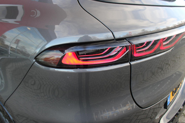 Alfa Romeo Tonale 1.5T 160PK Hybrid VELOCE | PREMIUM PACK: LEDEREN BEKLEDING/GEVENTILEERDE VOORSTOELEN/4-VOUDIG ELEKTRISCH VERSTELBARE LENDESTEUN VOORSTOELEN/HOOGGLANS ZWARTE RAAMOMLIJSTING/AMBIENT LIGHTING | TECHNOLOGY PACK: PARKEERWAARSCHUWING VOOR EN ACHTER/360° CAMERA/AUTOMATISCH INPARKEREN/ AUTONOMOUS DRIVING LEVEL 2: ADAPTIVE CRUISE CONTROL/LANE CENTERING ASSIST/TRAFFIC JAM ASSIST DODEHOEK DETECTIE AUTOMATISCH DIMMENDE BUITENSPIEGELS ELEKTRISCH BEDIENBARE ACHTERKLEP | WINTERPACK: STOELVERWARMING VOOR/STUURVERWARMING/VERWARMBARE RUITENSPROEIERS | 19" LICHTMETALEN VELGEN  | DRAADLOZ