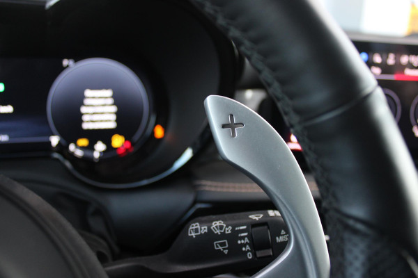 Alfa Romeo Tonale 1.5T 160PK Hybrid VELOCE | PREMIUM PACK: LEDEREN BEKLEDING/GEVENTILEERDE VOORSTOELEN/4-VOUDIG ELEKTRISCH VERSTELBARE LENDESTEUN VOORSTOELEN/HOOGGLANS ZWARTE RAAMOMLIJSTING/AMBIENT LIGHTING | TECHNOLOGY PACK: PARKEERWAARSCHUWING VOOR EN ACHTER/360° CAMERA/AUTOMATISCH INPARKEREN/ AUTONOMOUS DRIVING LEVEL 2: ADAPTIVE CRUISE CONTROL/LANE CENTERING ASSIST/TRAFFIC JAM ASSIST DODEHOEK DETECTIE AUTOMATISCH DIMMENDE BUITENSPIEGELS ELEKTRISCH BEDIENBARE ACHTERKLEP | WINTERPACK: STOELVERWARMING VOOR/STUURVERWARMING/VERWARMBARE RUITENSPROEIERS | 19" LICHTMETALEN VELGEN  | DRAADLOZ