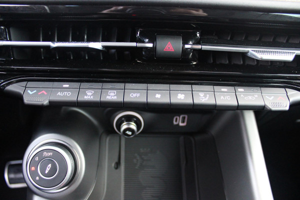 Alfa Romeo Tonale 1.5T 160PK Hybrid VELOCE | PREMIUM PACK: LEDEREN BEKLEDING/GEVENTILEERDE VOORSTOELEN/4-VOUDIG ELEKTRISCH VERSTELBARE LENDESTEUN VOORSTOELEN/HOOGGLANS ZWARTE RAAMOMLIJSTING/AMBIENT LIGHTING | TECHNOLOGY PACK: PARKEERWAARSCHUWING VOOR EN ACHTER/360° CAMERA/AUTOMATISCH INPARKEREN/ AUTONOMOUS DRIVING LEVEL 2: ADAPTIVE CRUISE CONTROL/LANE CENTERING ASSIST/TRAFFIC JAM ASSIST DODEHOEK DETECTIE AUTOMATISCH DIMMENDE BUITENSPIEGELS ELEKTRISCH BEDIENBARE ACHTERKLEP | WINTERPACK: STOELVERWARMING VOOR/STUURVERWARMING/VERWARMBARE RUITENSPROEIERS | 19" LICHTMETALEN VELGEN  | DRAADLOZ