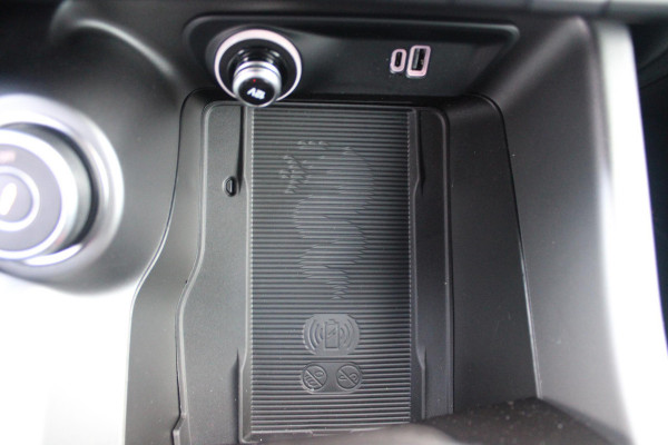 Alfa Romeo Tonale 1.5T 160PK Hybrid VELOCE | PREMIUM PACK: LEDEREN BEKLEDING/GEVENTILEERDE VOORSTOELEN/4-VOUDIG ELEKTRISCH VERSTELBARE LENDESTEUN VOORSTOELEN/HOOGGLANS ZWARTE RAAMOMLIJSTING/AMBIENT LIGHTING | TECHNOLOGY PACK: PARKEERWAARSCHUWING VOOR EN ACHTER/360° CAMERA/AUTOMATISCH INPARKEREN/ AUTONOMOUS DRIVING LEVEL 2: ADAPTIVE CRUISE CONTROL/LANE CENTERING ASSIST/TRAFFIC JAM ASSIST DODEHOEK DETECTIE AUTOMATISCH DIMMENDE BUITENSPIEGELS ELEKTRISCH BEDIENBARE ACHTERKLEP | WINTERPACK: STOELVERWARMING VOOR/STUURVERWARMING/VERWARMBARE RUITENSPROEIERS | 19" LICHTMETALEN VELGEN  | DRAADLOZ