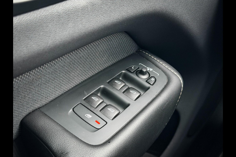 Volvo XC60 2.0 T8 Twin Engine AWD R-Design Panorama|Trekhaak