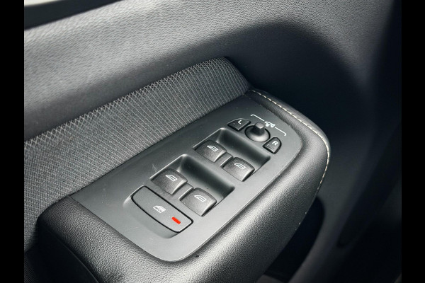 Volvo XC60 2.0 T8 Twin Engine AWD R-Design Panorama|Trekhaak