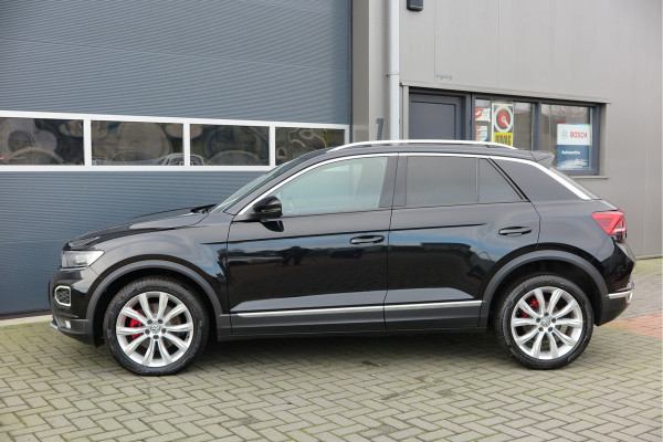 Volkswagen T-Roc 1.5 TSI 150pk DSGSport Camera , Virtual Cockpit , Navi , Led , Carplay, DAB+ ,PDC, LMV, Electr. bedienbare achterklep, Schakelflippers aan stuurwiel etc..
