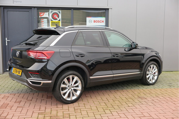 Volkswagen T-Roc 1.5 TSI 150pk DSGSport Camera , Virtual Cockpit , Navi , Led , Carplay, DAB+ ,PDC, LMV, Electr. bedienbare achterklep, Schakelflippers aan stuurwiel etc..