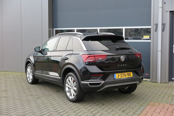 Volkswagen T-Roc 1.5 TSI 150pk DSGSport Camera , Virtual Cockpit , Navi , Led , Carplay, DAB+ ,PDC, LMV, Electr. bedienbare achterklep, Schakelflippers aan stuurwiel etc..