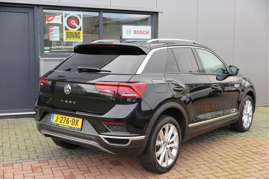 Volkswagen T-Roc 1.5 TSI 150pk DSGSport Camera , Virtual Cockpit , Navi , Led , Carplay, DAB+ ,PDC, LMV, Electr. bedienbare achterklep, Schakelflippers aan stuurwiel etc..