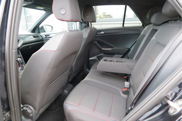 Volkswagen T-Roc 1.5 TSI 150pk DSGSport Camera , Virtual Cockpit , Navi , Led , Carplay, DAB+ ,PDC, LMV, Electr. bedienbare achterklep, Schakelflippers aan stuurwiel etc..
