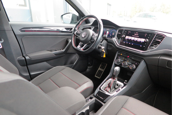 Volkswagen T-Roc 1.5 TSI 150pk DSGSport Camera , Virtual Cockpit , Navi , Led , Carplay, DAB+ ,PDC, LMV, Electr. bedienbare achterklep, Schakelflippers aan stuurwiel etc..