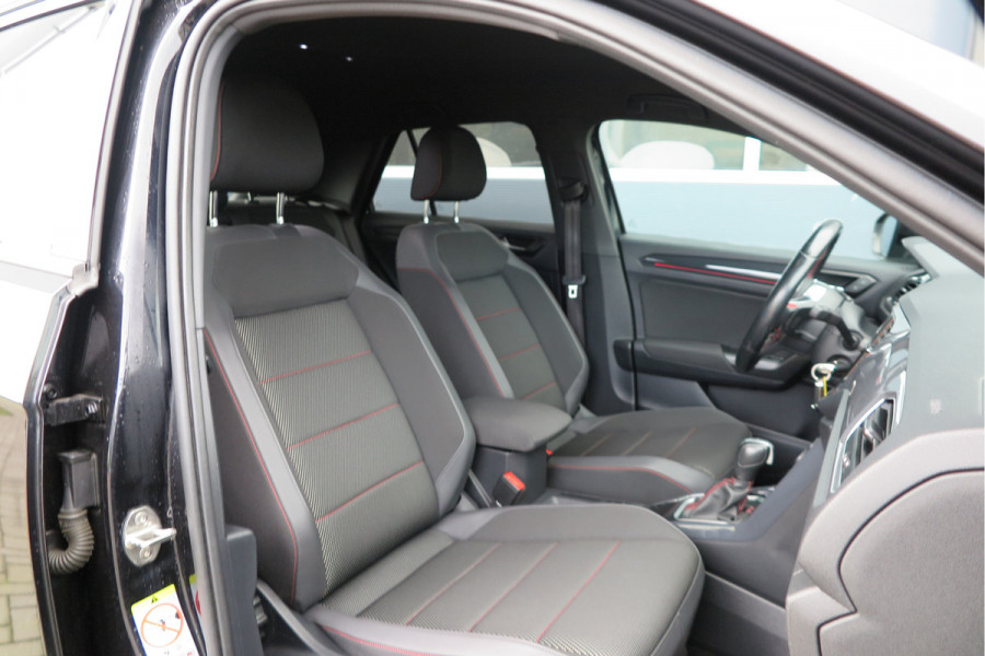 Volkswagen T-Roc 1.5 TSI 150pk DSGSport Camera , Virtual Cockpit , Navi , Led , Carplay, DAB+ ,PDC, LMV, Electr. bedienbare achterklep, Schakelflippers aan stuurwiel etc..