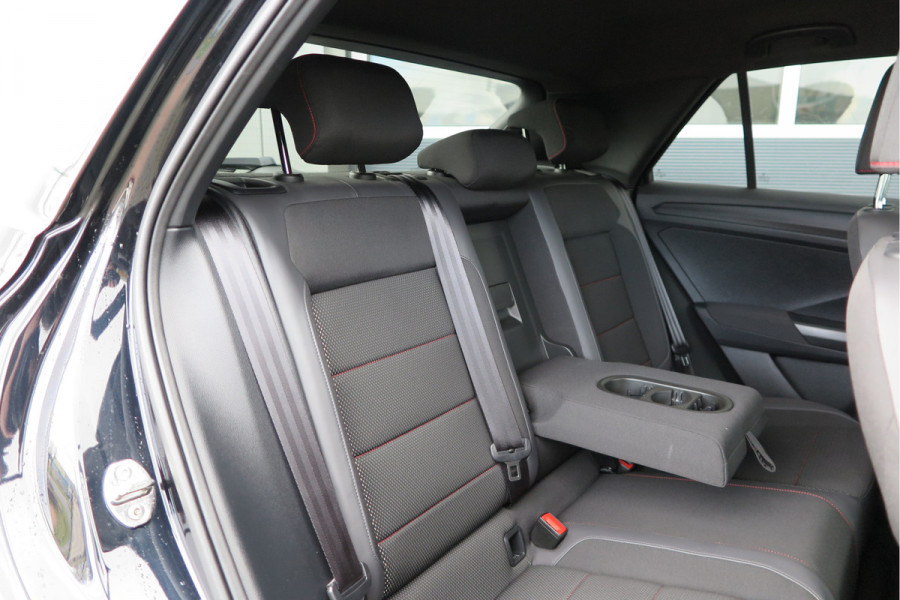 Volkswagen T-Roc 1.5 TSI 150pk DSGSport Camera , Virtual Cockpit , Navi , Led , Carplay, DAB+ ,PDC, LMV, Electr. bedienbare achterklep, Schakelflippers aan stuurwiel etc..