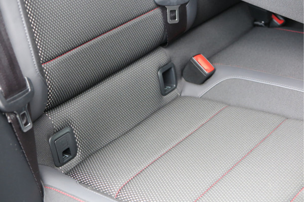 Volkswagen T-Roc 1.5 TSI 150pk DSGSport Camera , Virtual Cockpit , Navi , Led , Carplay, DAB+ ,PDC, LMV, Electr. bedienbare achterklep, Schakelflippers aan stuurwiel etc..