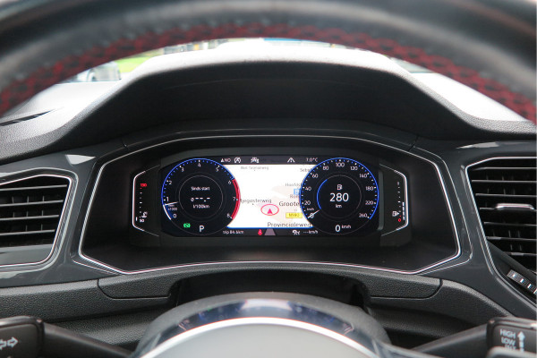 Volkswagen T-Roc 1.5 TSI 150pk DSGSport Camera , Virtual Cockpit , Navi , Led , Carplay, DAB+ ,PDC, LMV, Electr. bedienbare achterklep, Schakelflippers aan stuurwiel etc..