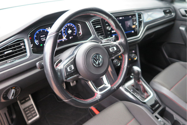 Volkswagen T-Roc 1.5 TSI 150pk DSGSport Camera , Virtual Cockpit , Navi , Led , Carplay, DAB+ ,PDC, LMV, Electr. bedienbare achterklep, Schakelflippers aan stuurwiel etc..